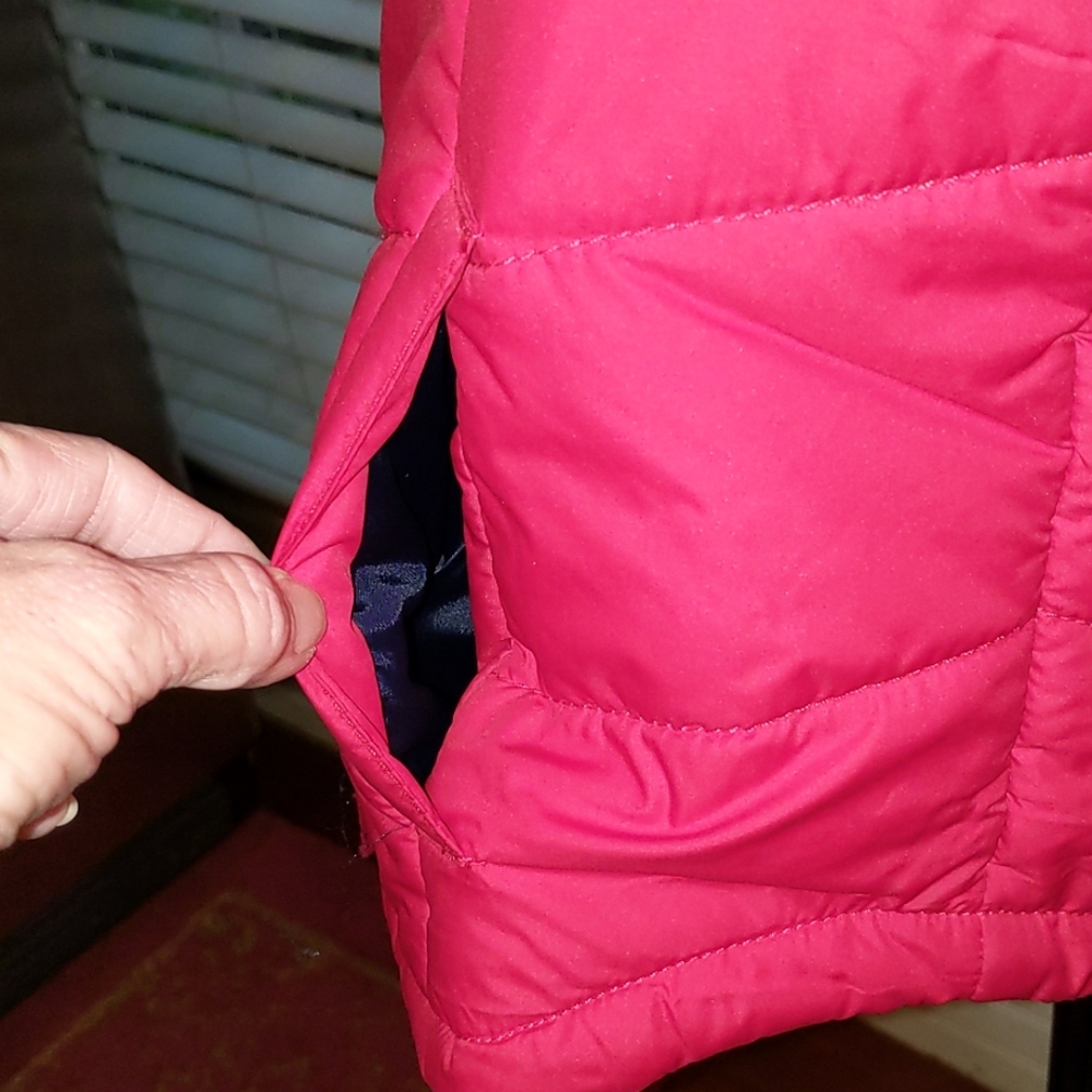 Aeropostale Red & Navy Puffer Vest with Front Zip - Picture 5 of 8
